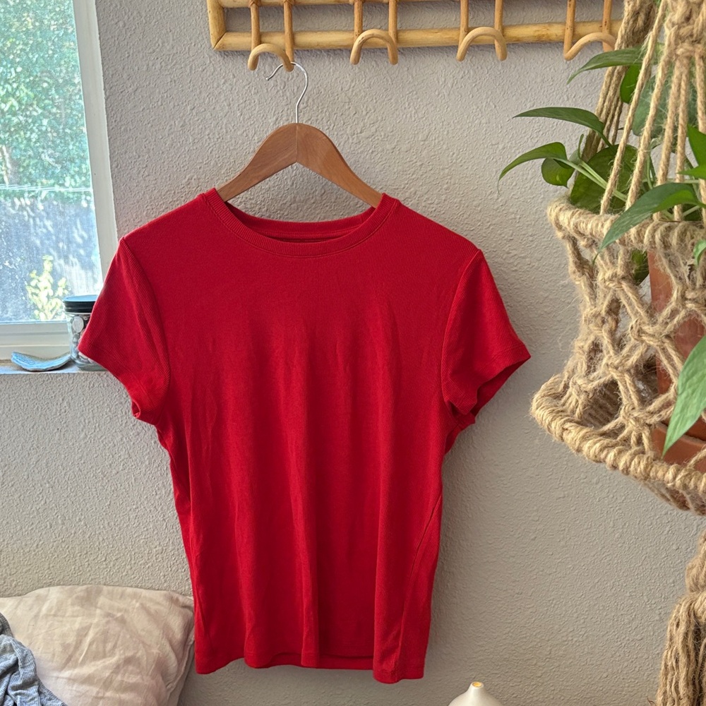 GAP Red Short Sleeve Women's Tee